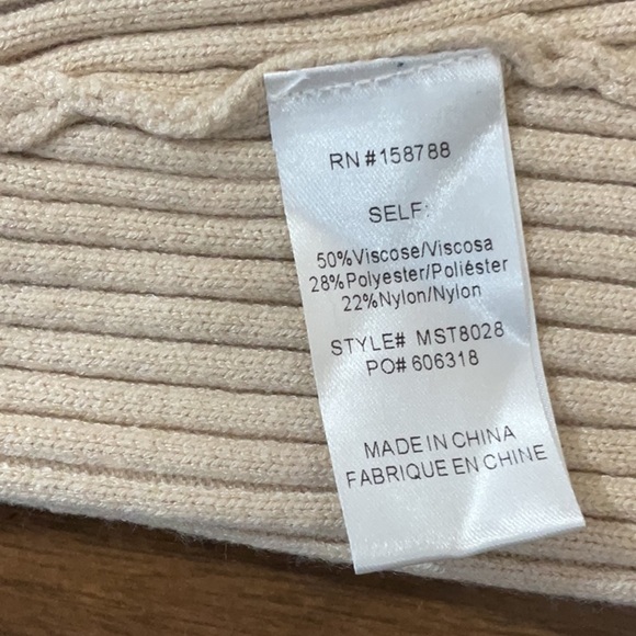 NWT MABLE Sweater Mini Skirt. NEW. - Picture 10 of 11